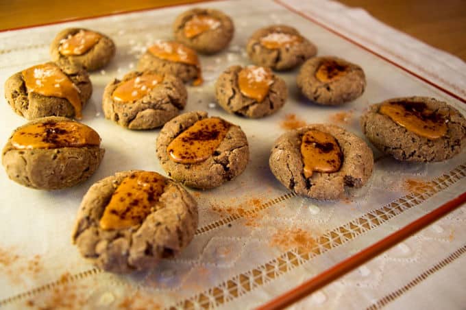Gingerbread Thumbprint Cookies with Peanut Butter | mygutfeeling.eu #glutenfree #dairyfree #eggfree