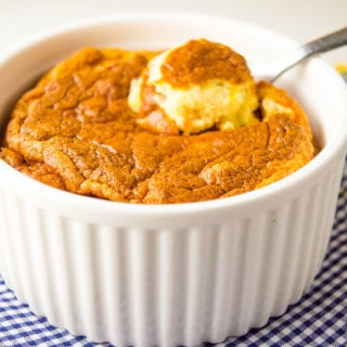 Receita de soufflé de Cenoura Low FODMAP. Um acompanhamento delicado e muito saboroso.